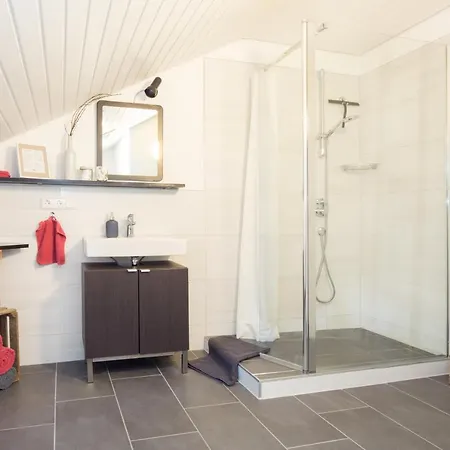 Moderne Ferienwohnung In Der Natur - 3 Schlafzimmer & 1,5 Baeder Markdorf Buitenkant foto